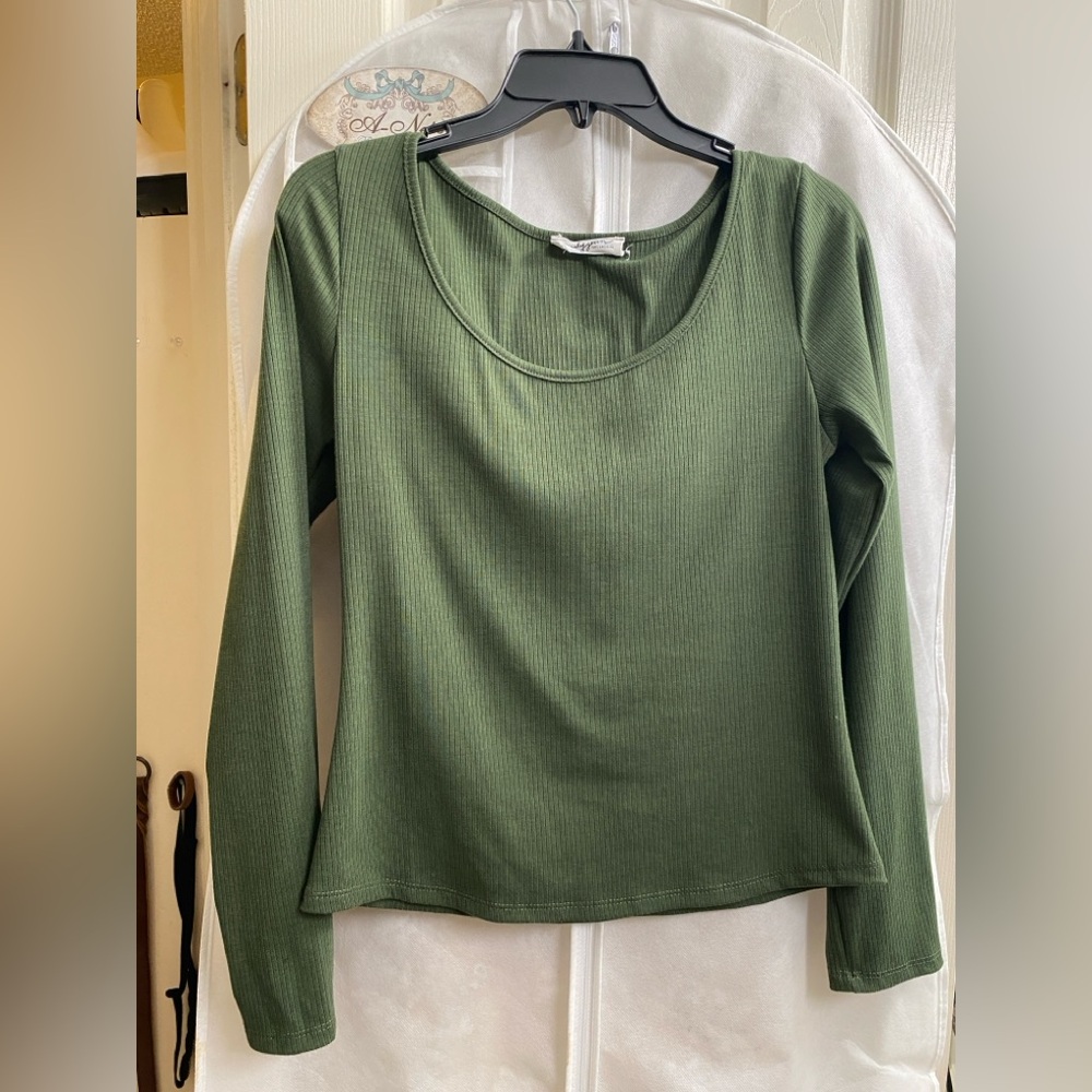 Carly Jean Los Angeles Olive Ribbed Long Sleeve Top